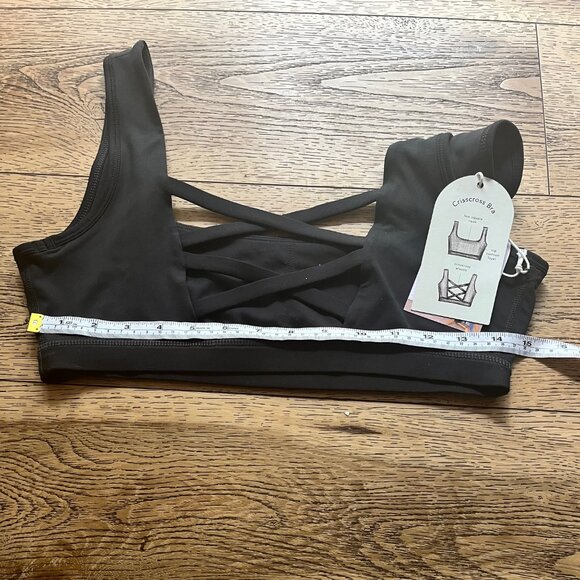 Logilates Crisscross Bra Black Size Medium Stretch, Thick Non-lined pullover - Picture 4 of 6